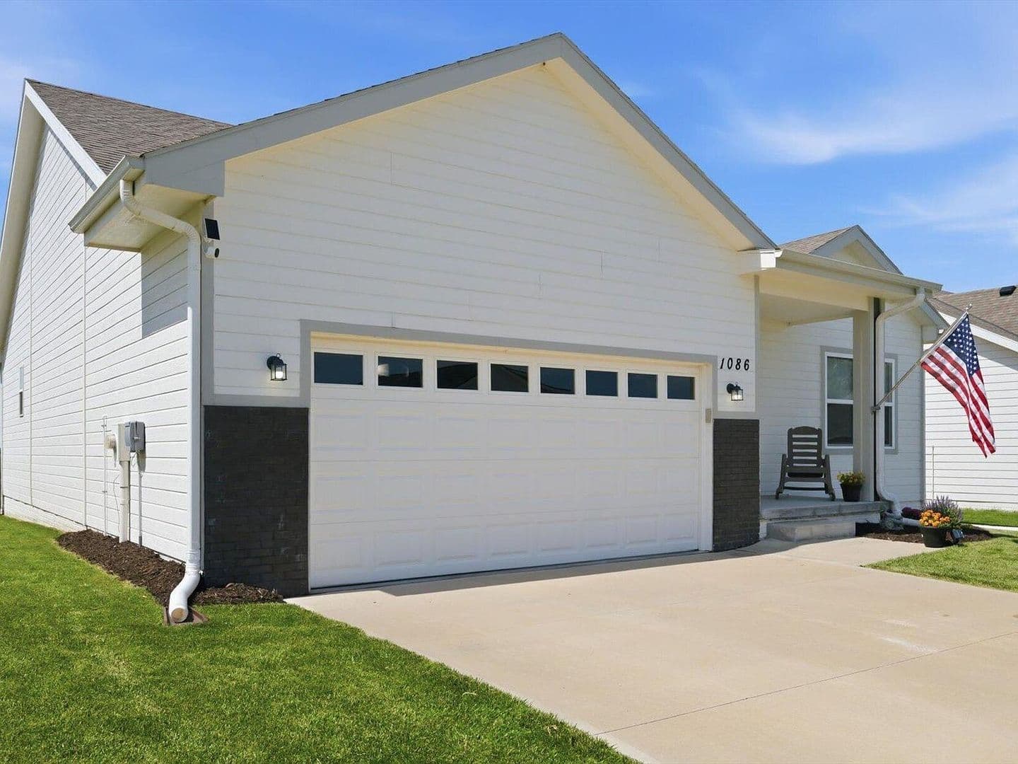Council Bluffs House: 1086 Deveron Dr