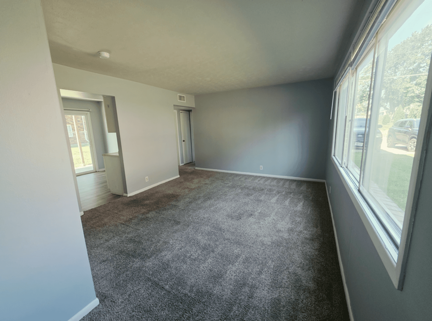 Bellevue Apartment: 7501 S 25th St