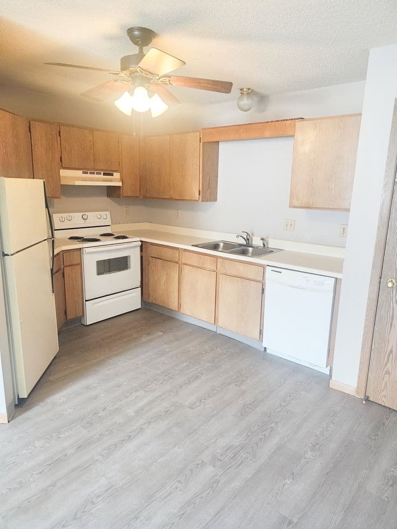 Newton Apartment: 500-510 E 17th St S