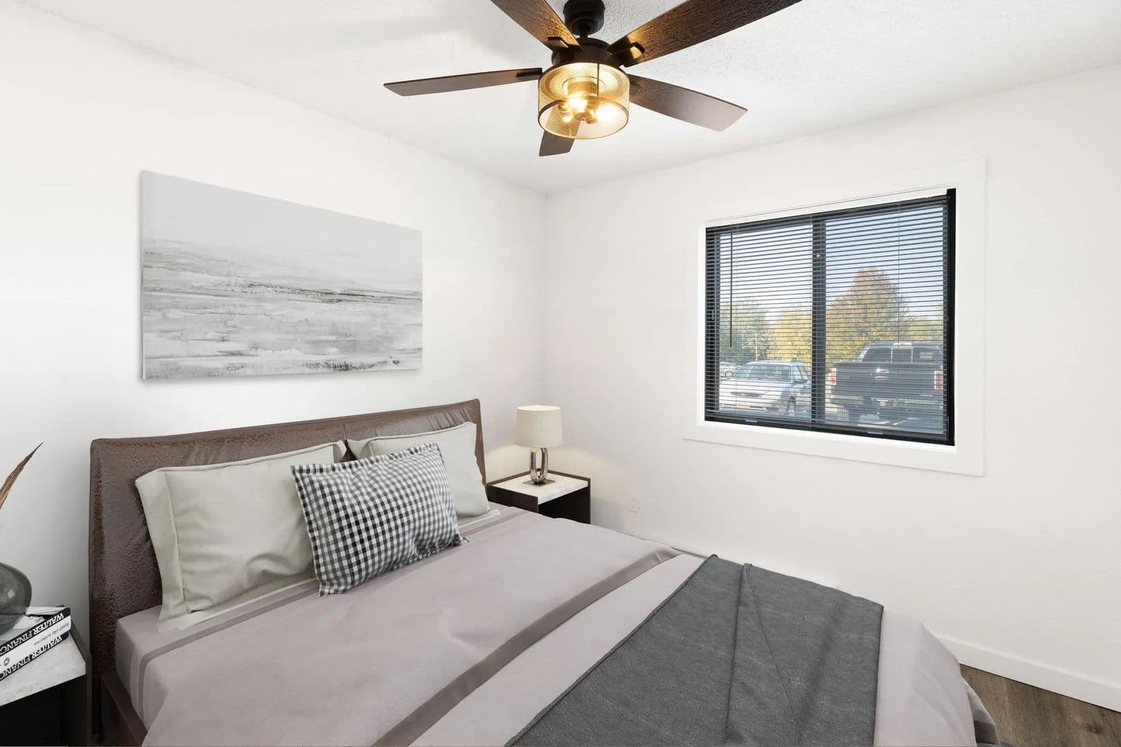Des Moines Apartment: 3913 Hubbell Avenue