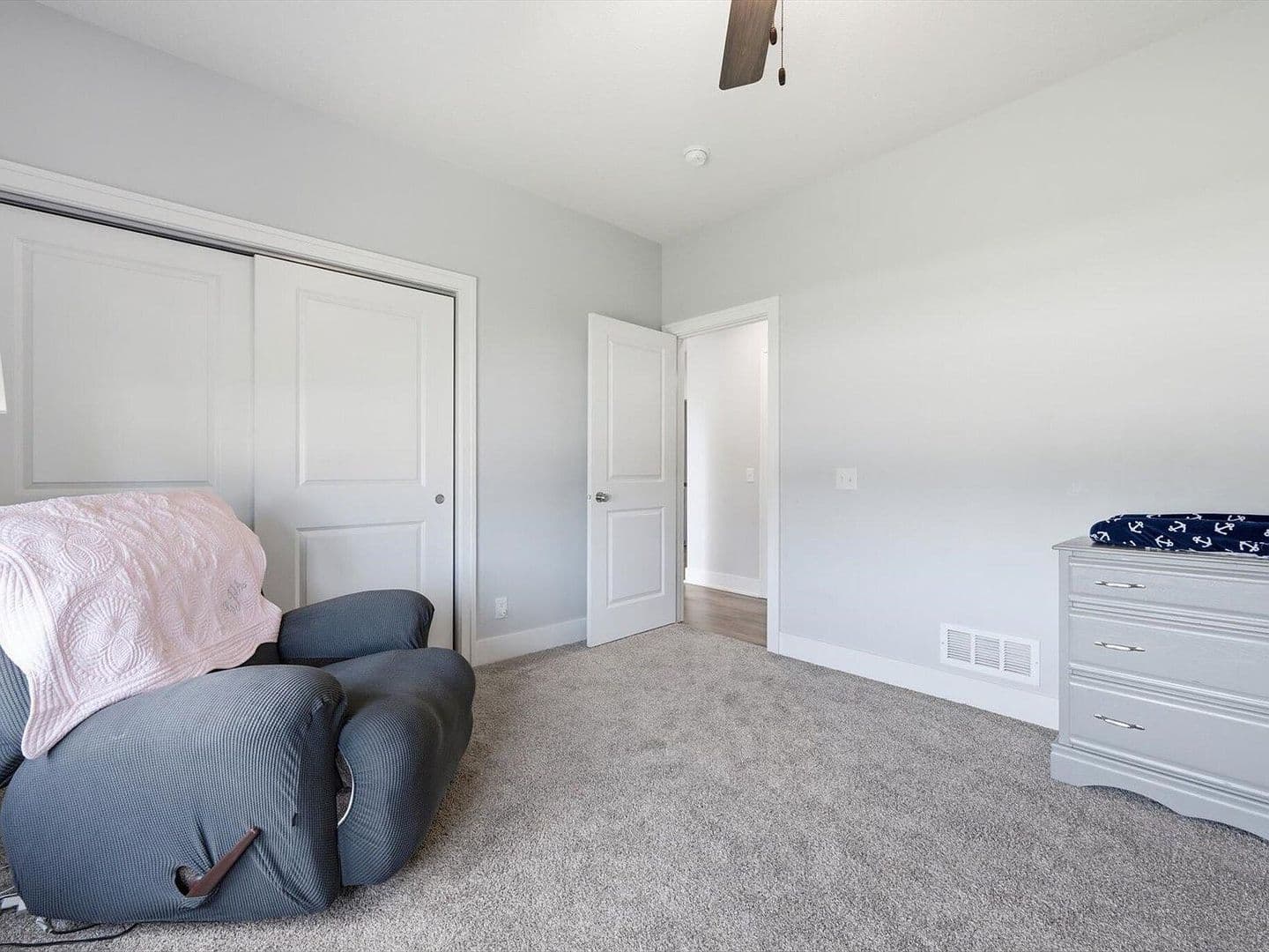 Council Bluffs House: 1086 Deveron Dr