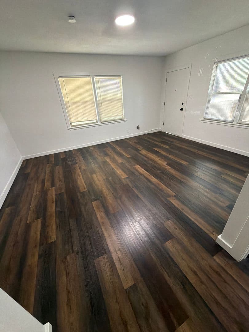 Des Moines Apartment: 3000,3020,3040 & 3120 Douglas Ave