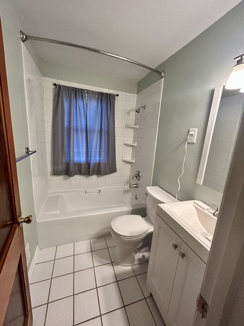 Omaha House: 1932 S 62nd St