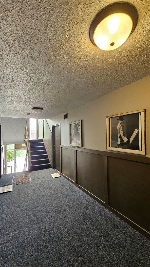 Omaha Apartment: 622 S 36th St