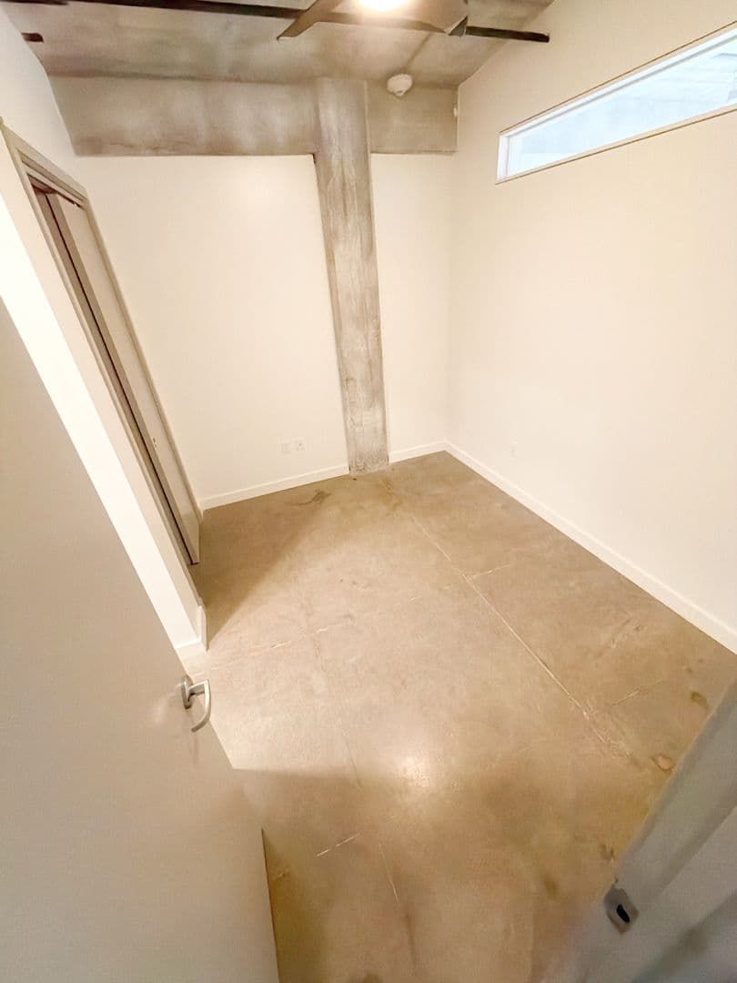 Des Moines Apartment: 200 10th St, Des Moines, IA
