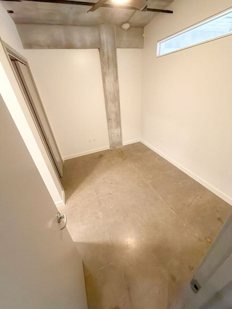 Des Moines Apartment: 200 10th St, Des Moines, IA