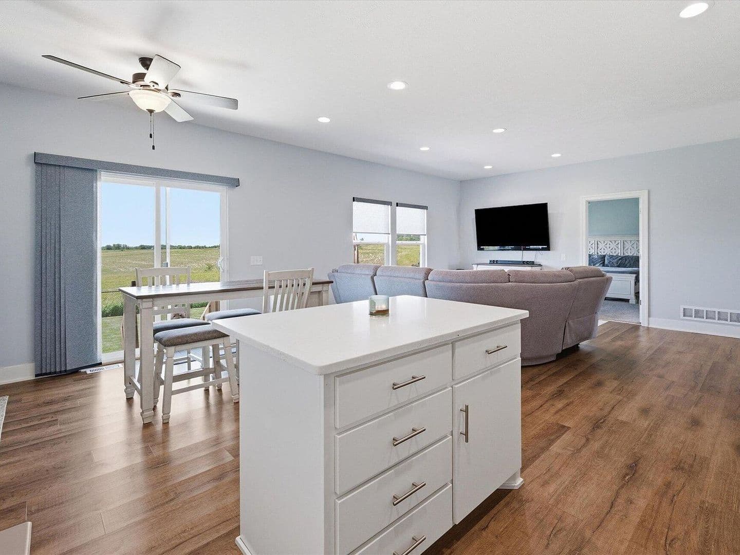 Council Bluffs House: 1086 Deveron Dr