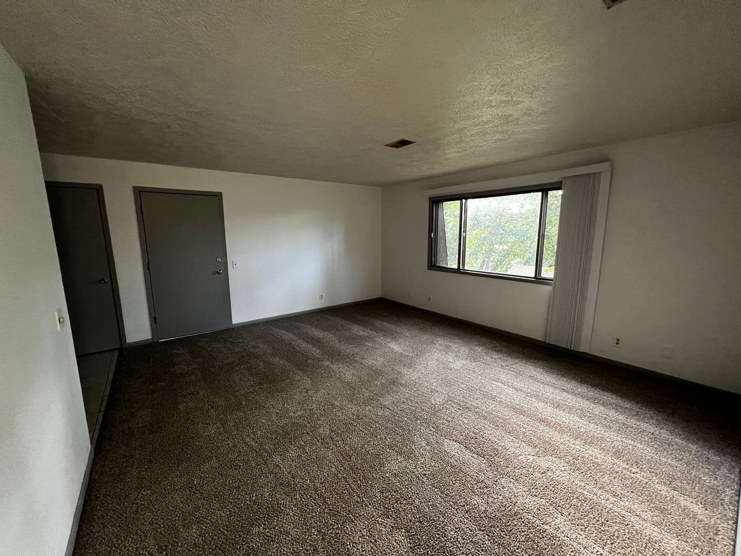 Council Bluffs Apartment: 147 Baughn ST