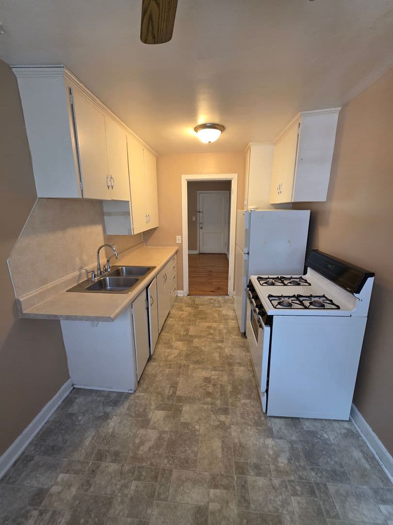 Omaha Apartment: 816 N 46th St