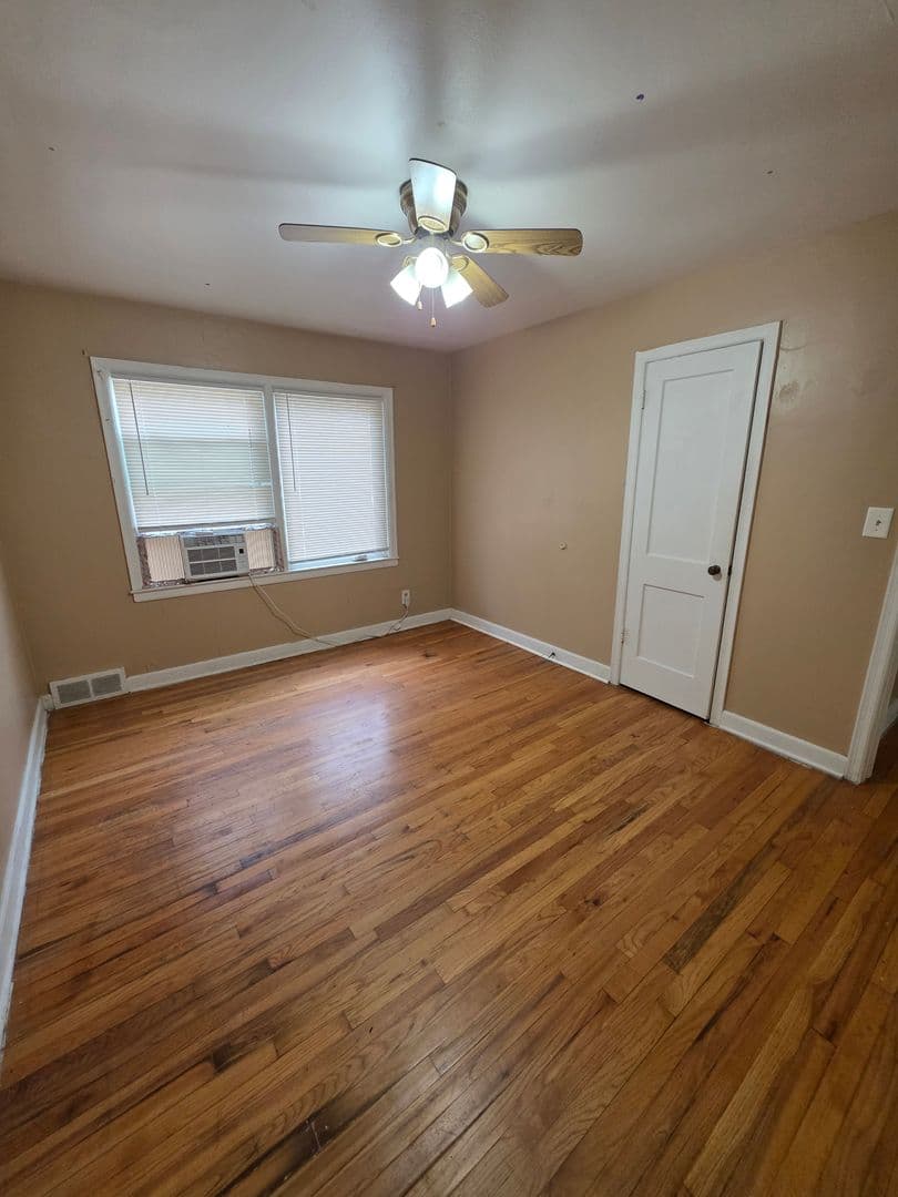 Omaha Apartment: 816 N 46th St