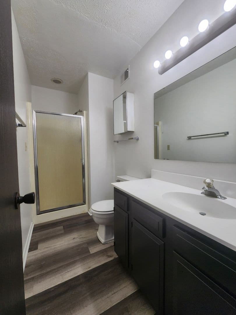 Council Bluffs Apartment: 207 Frank Street