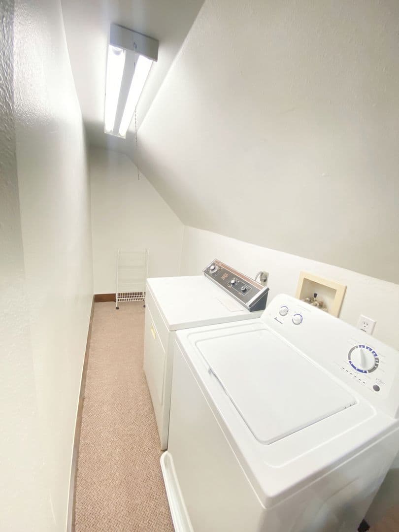 Des Moines Apartment: 1106 Virginia Ave
