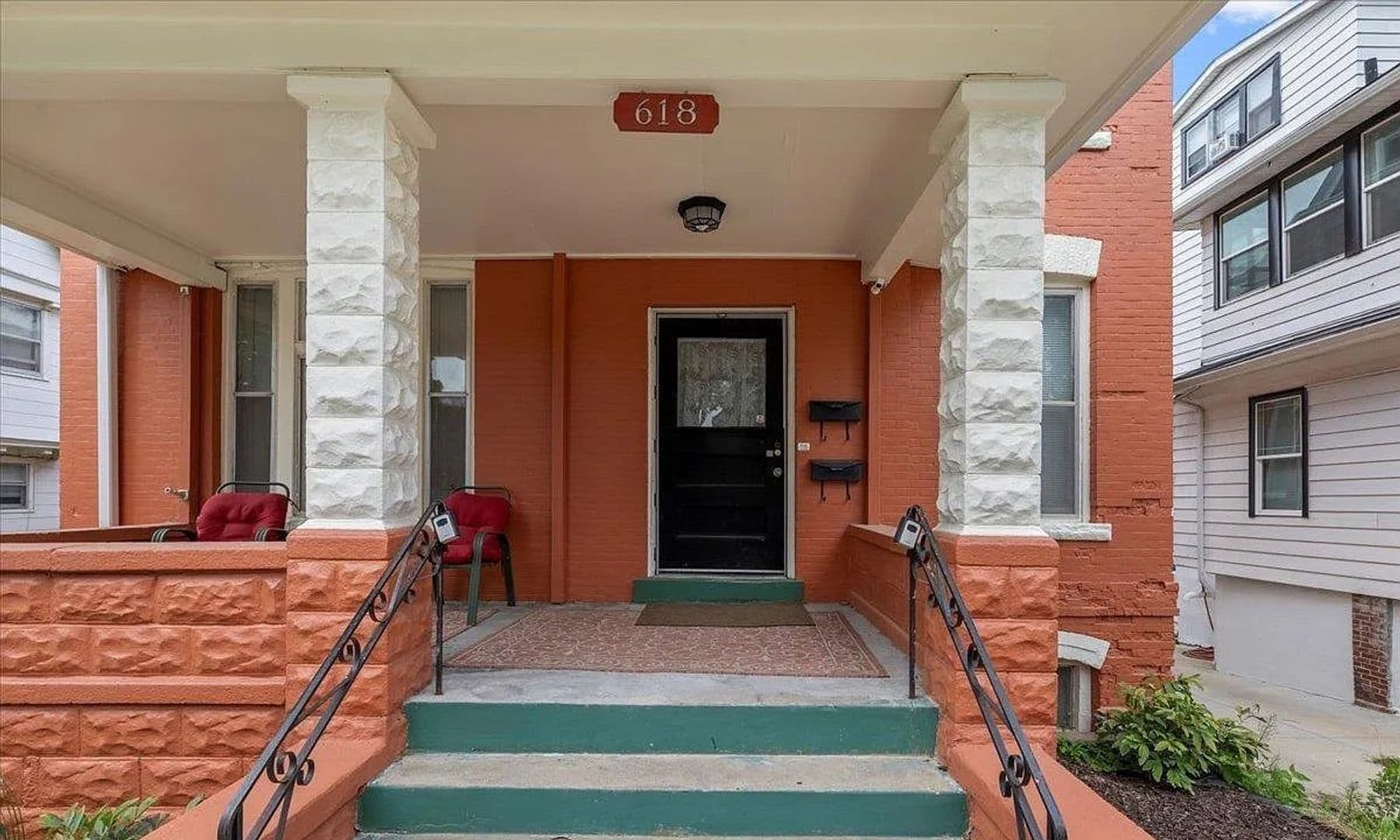 Omaha Apartment: 618 N 40th St