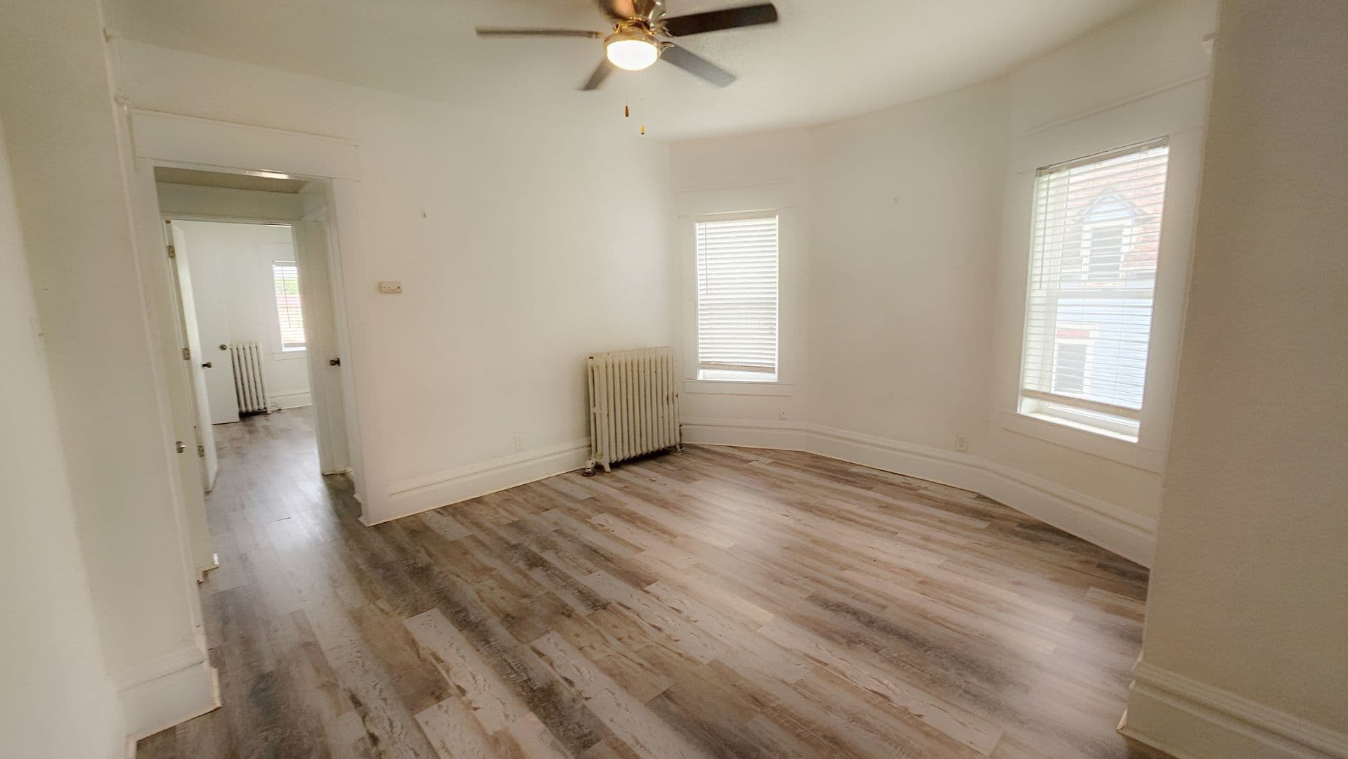 Des Moines Apartment: 1076 21st St.