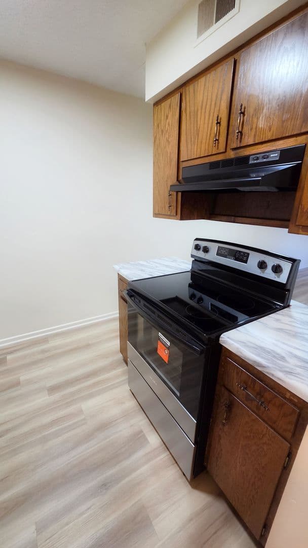 Ankeny Apartment: 2017 NW Hickory Ln