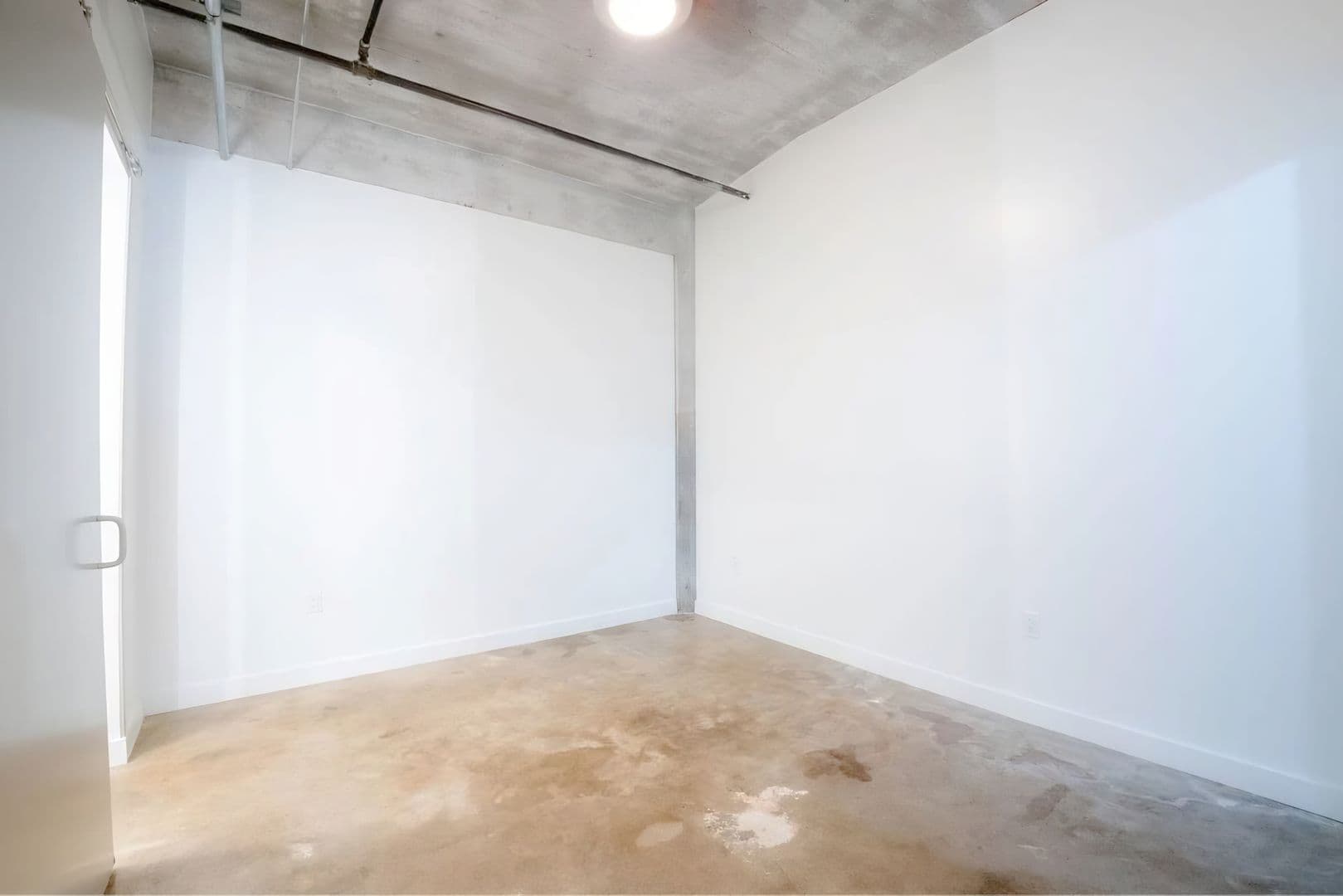 Des Moines Apartment: 200 10th St, Des Moines, IA