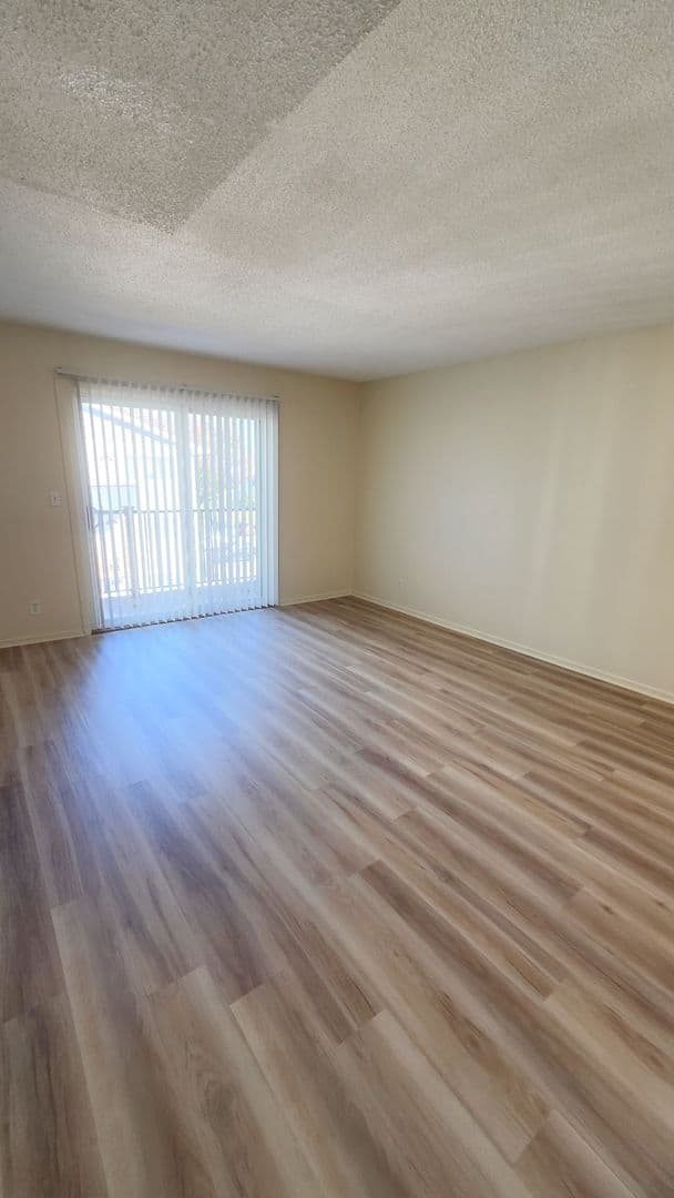 Ankeny Apartment: 2017 NW Hickory Ln