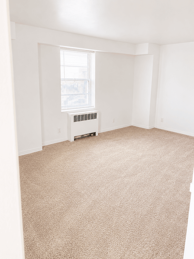 Omaha Apartment: 2235 Saint Marys Ave