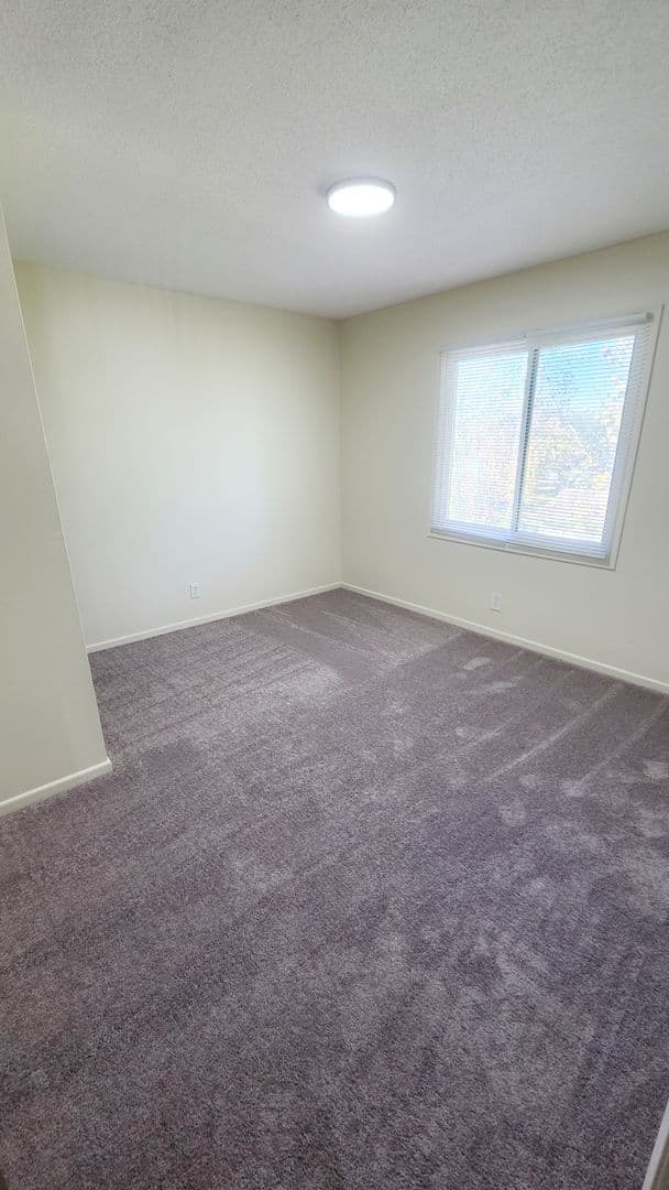 Ankeny Apartment: 2017 NW Hickory Ln