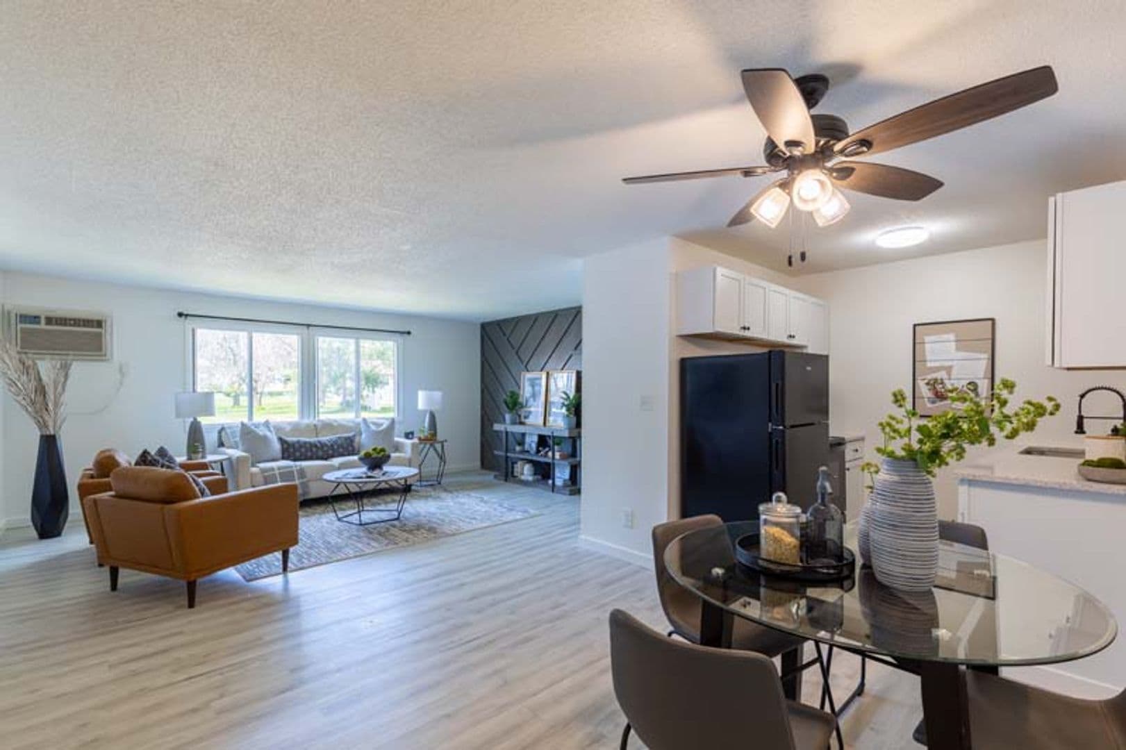 Des Moines Apartment: 6209 SE 5th St