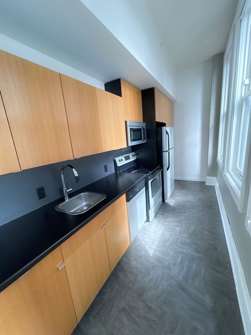 Des Moines Apartment: 218 6th Ave