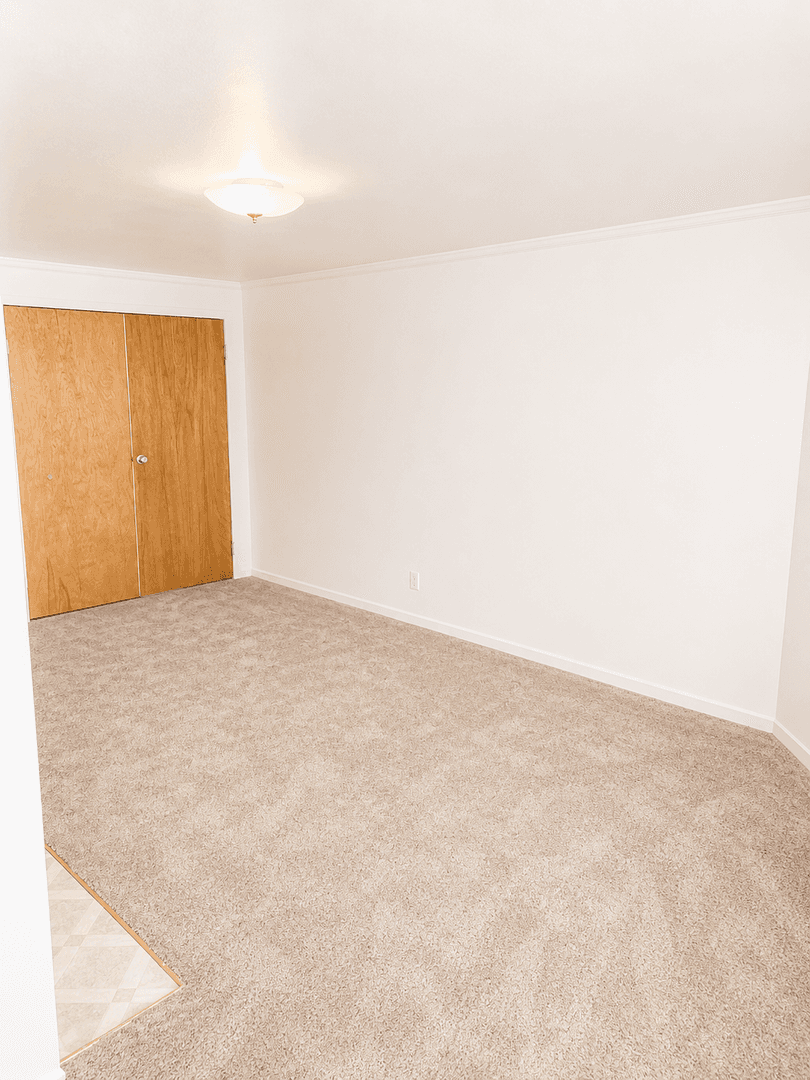 Omaha Apartment: 2235 Saint Marys Ave