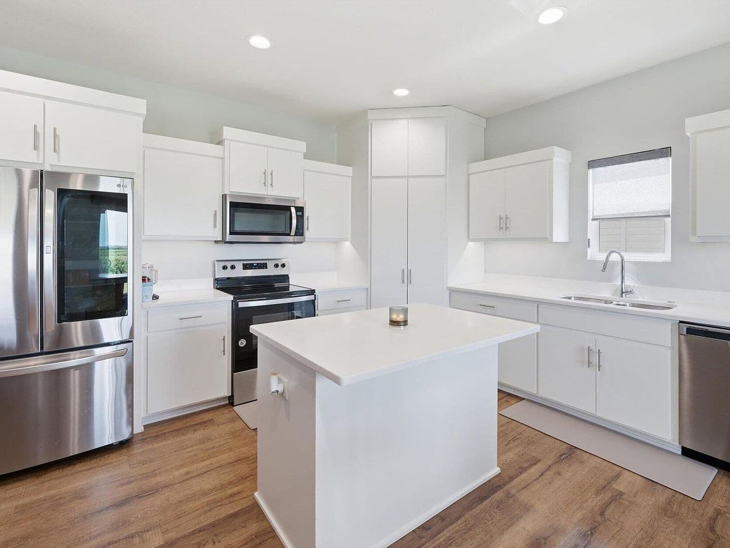 Council Bluffs House: 1086 Deveron Dr