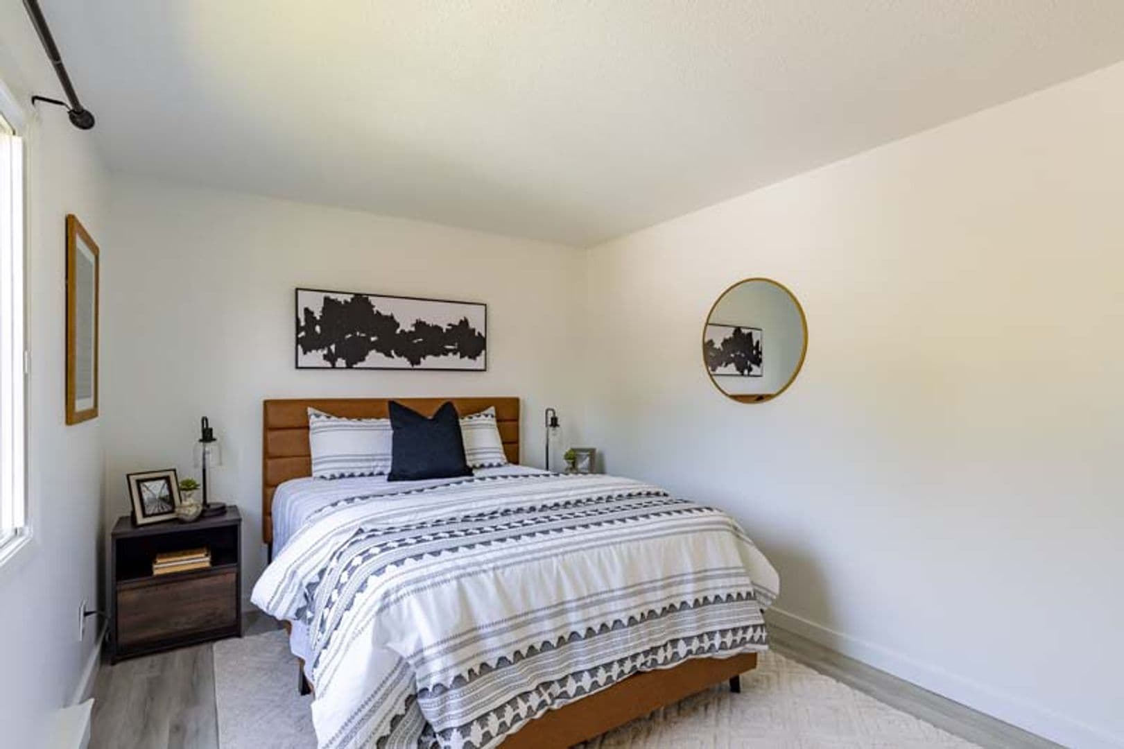 Des Moines Apartment: 6209 SE 5th St