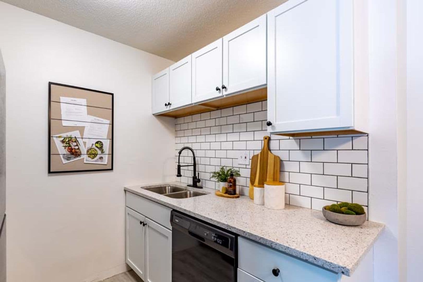 Des Moines Apartment: 6209 SE 5th St