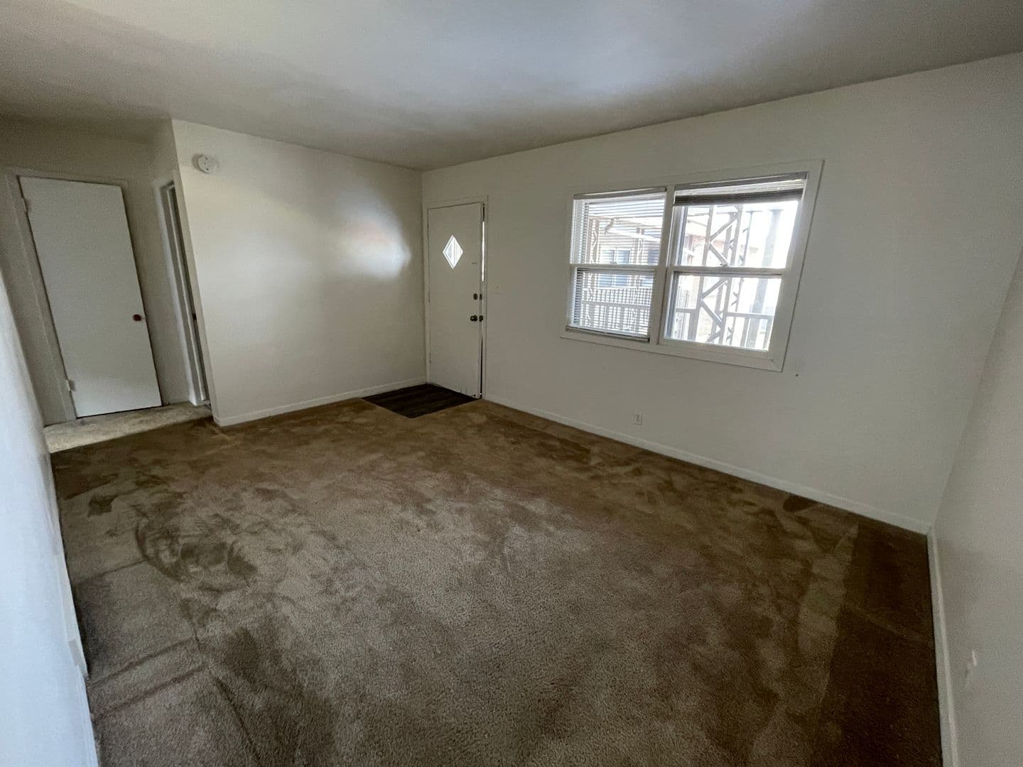 Council Bluffs Apartment: 130 Nicholas St