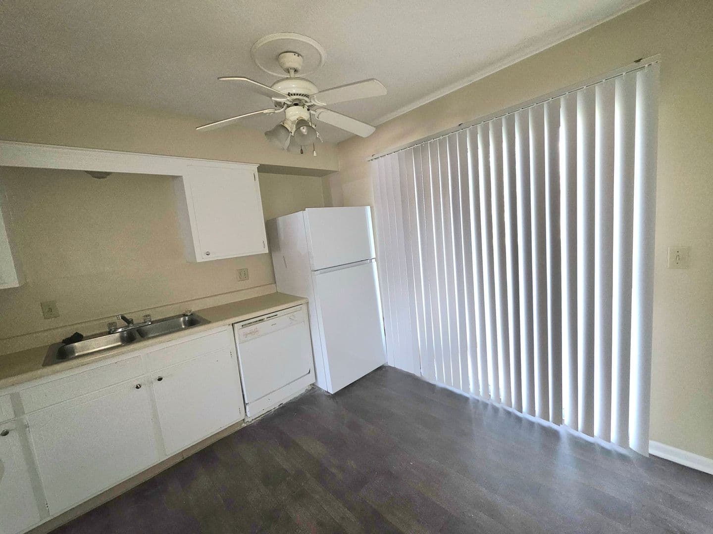 Bellevue Apartment: 7501 S 25th St