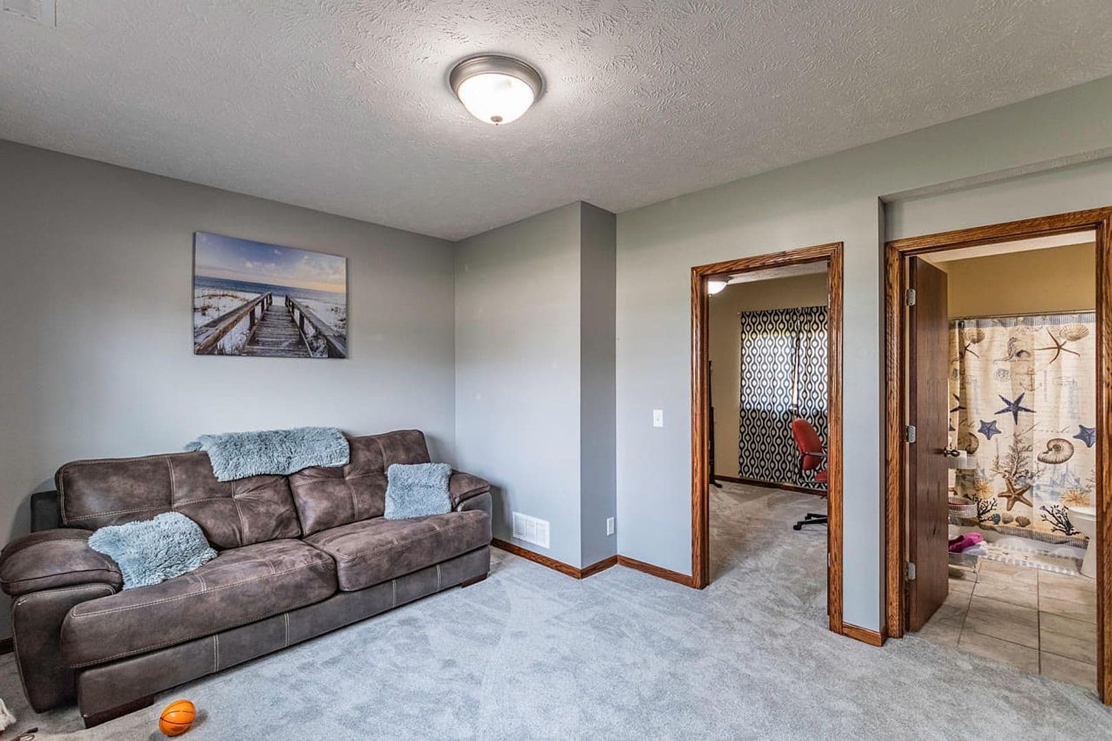 Council Bluffs House: 5100 Crogans Way Rd