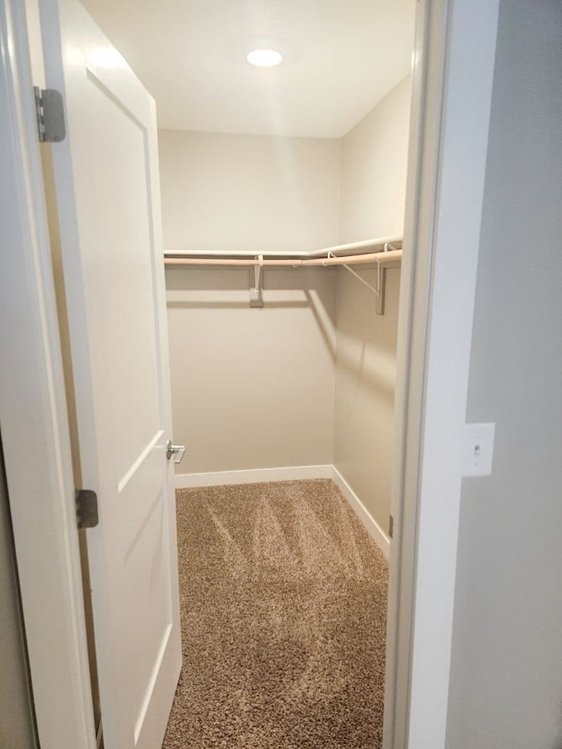 Newton Apartment: 500-510 E 17th St S