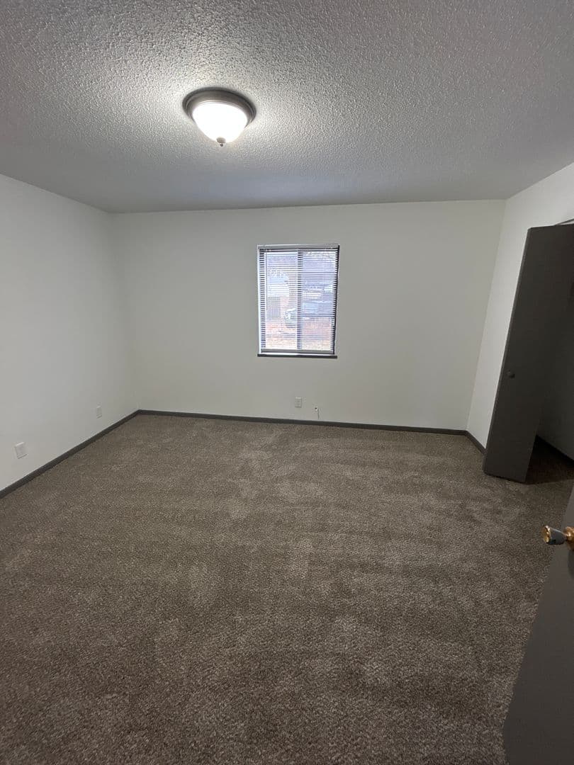 Council Bluffs Apartment: 124 Harrison St