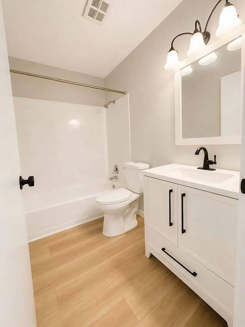 West Des Moines Apartment: 800 13th Street