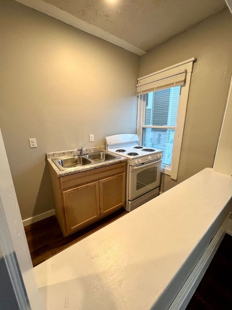 Council Bluffs Apartment: 208 Scott St