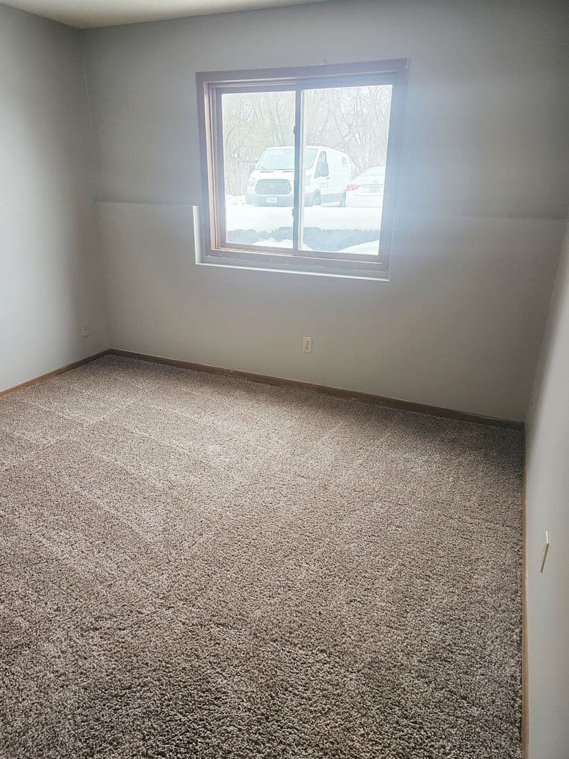 Newton Apartment: 500-510 E 17th St S
