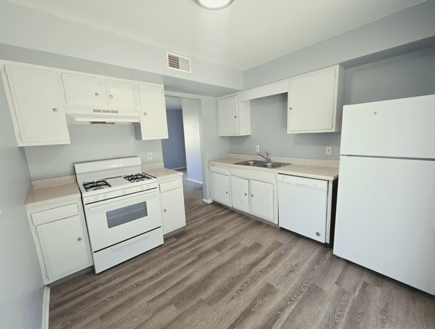 Bellevue Apartment: 7501 S 25th St