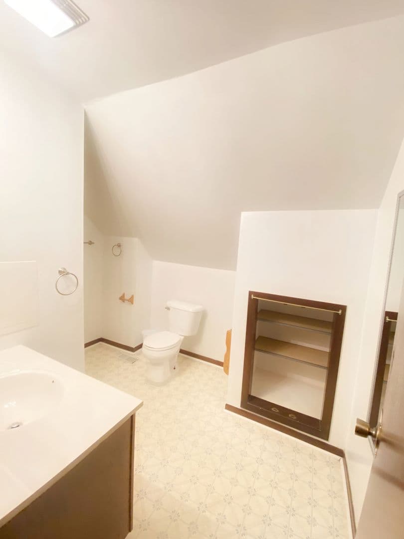 Des Moines Apartment: 1106 Virginia Ave