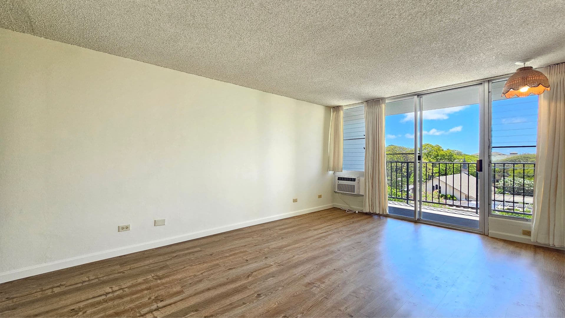 Honolulu Condo: 1541 Dominis St., #805