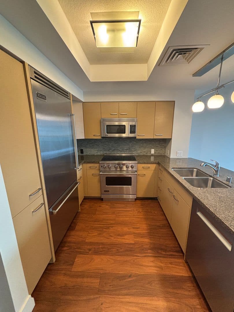 Honolulu Condo: 1837 Kalakaua Ave., #1410
