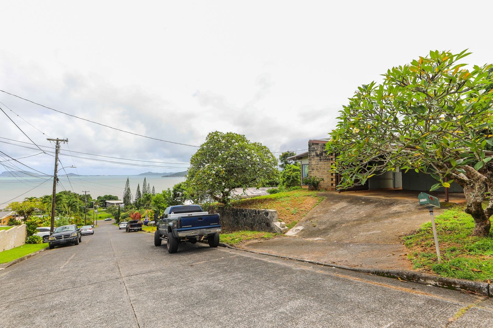 Kaneohe House: 47-130 Kaimalolo Place