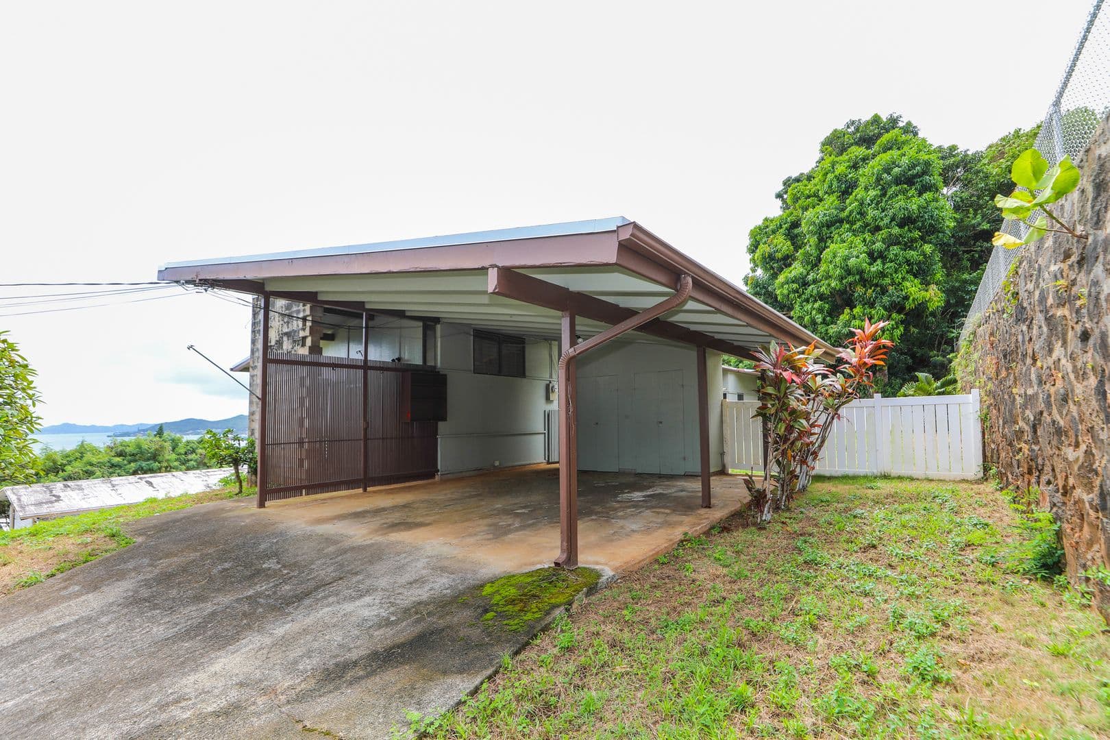 Kaneohe House: 47-130 Kaimalolo Place