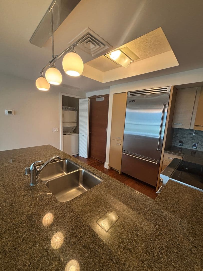 Honolulu Condo: 1837 Kalakaua Ave., #1410