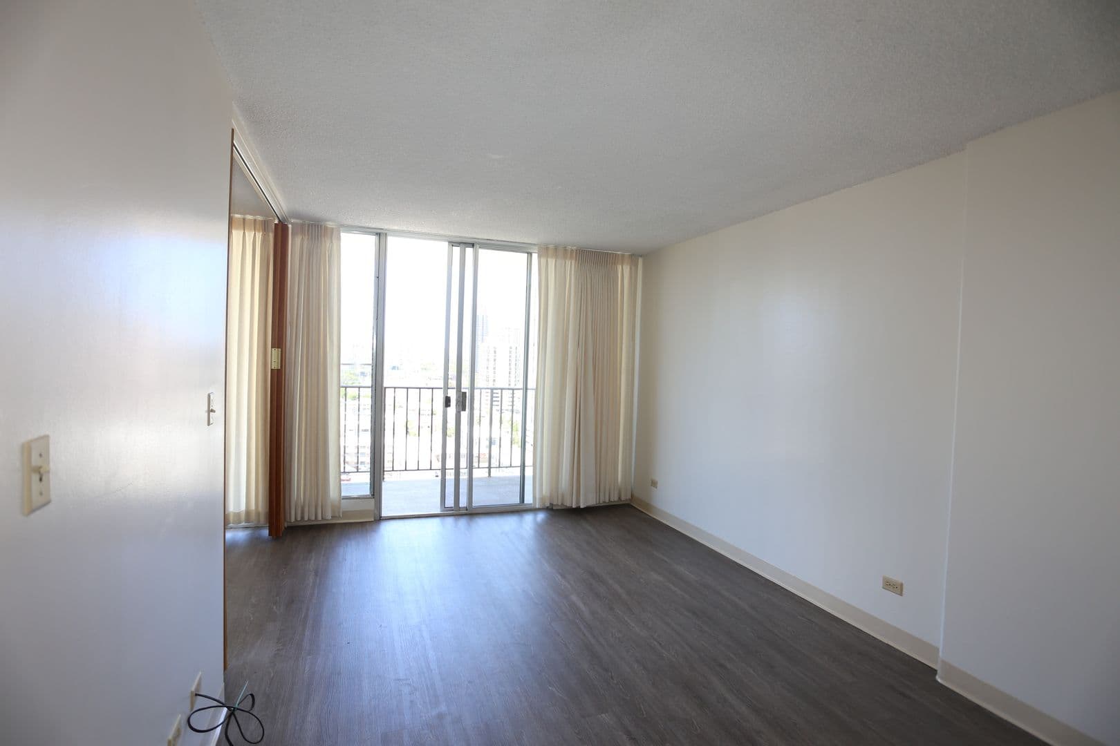 Honolulu Condo: 2121 Algaroba Street #1508