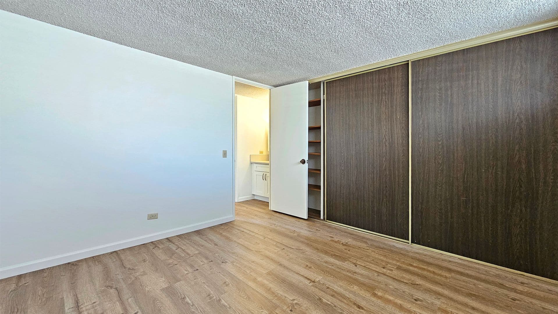 Honolulu Condo: 1541 Dominis St., #805