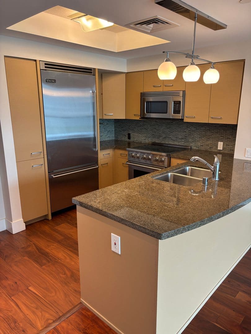 Honolulu Condo: 1837 Kalakaua Ave., #1410