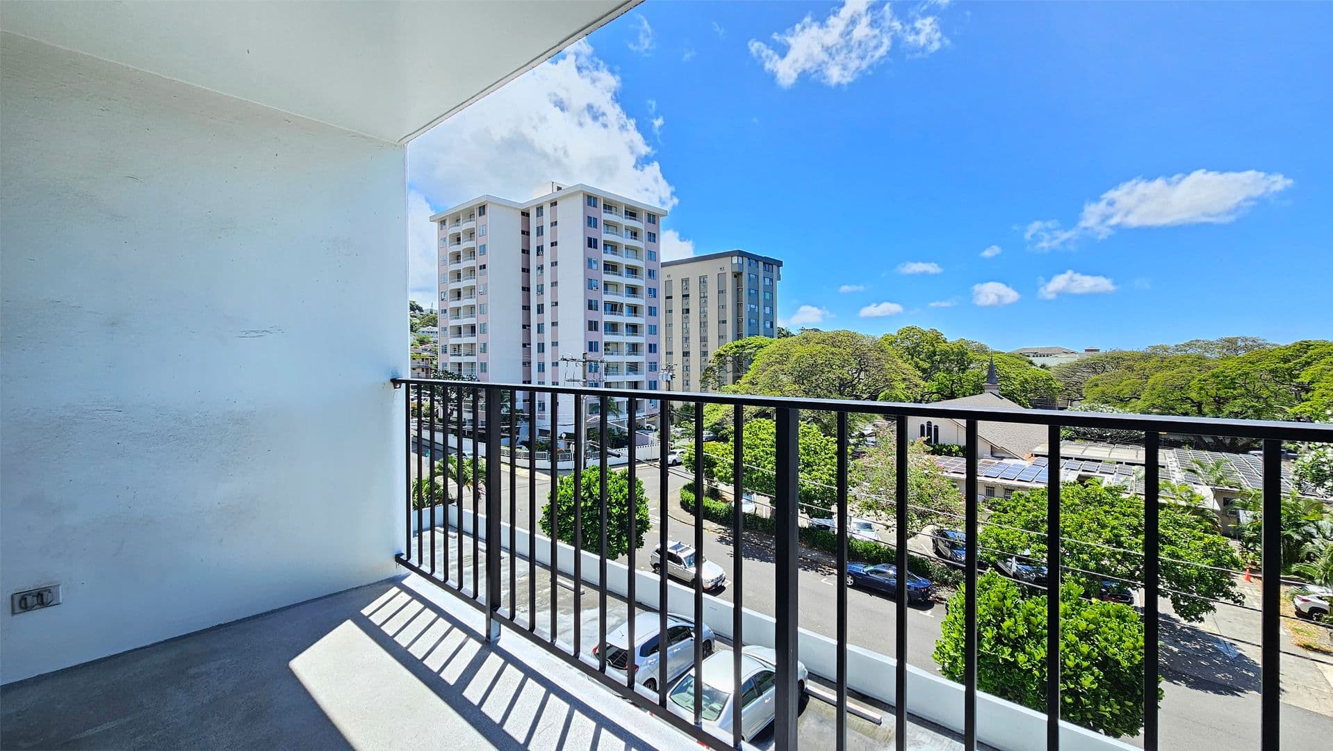 Honolulu Condo: 1541 Dominis St., #805