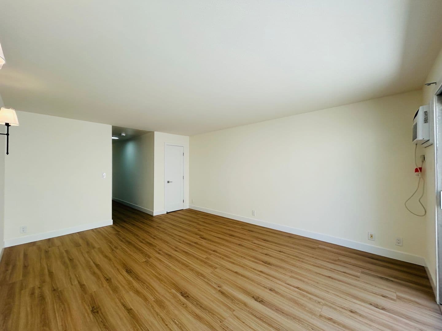 Los Angeles Apartment: 9725 Charnock Ave