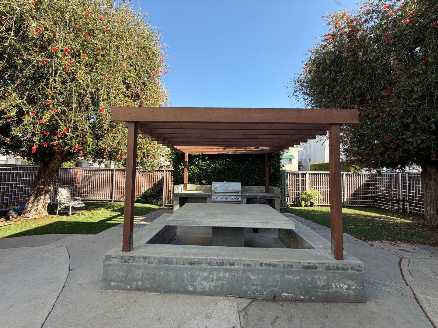 Los Angeles Apartment: 2023-27 Preuss Rd.